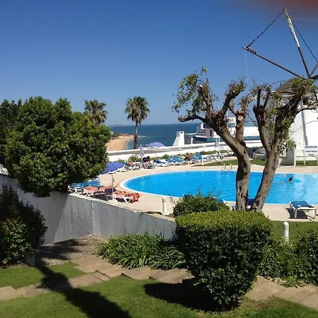 Cheerfulway Alto Do Moinho Aparthotel 3*